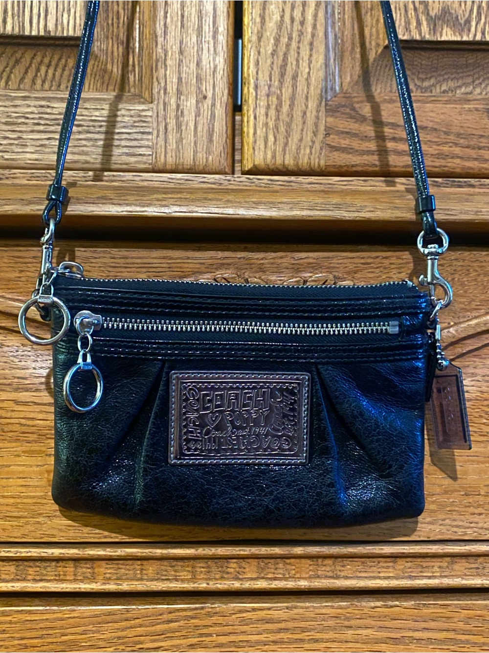 Coach Poppy Double zip black Leather crossbody bag w/ Silver Hardware